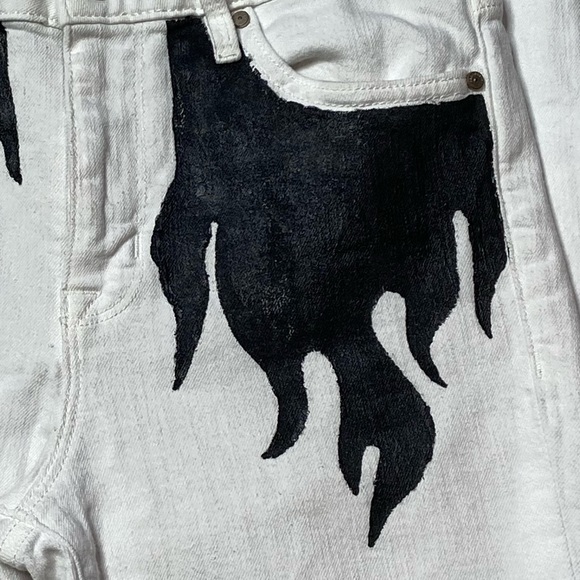 Sanctuary Denim White Skinny Jeans with Black Flames Sz 26 - Picture 11 of 12